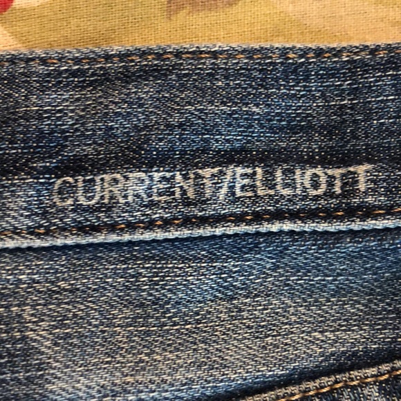 CURRENT ELLIOTT size 26 Stretch Denim Shorts 5”’ Inseam Soft Light Distress 5Pkt - Picture 8 of 12